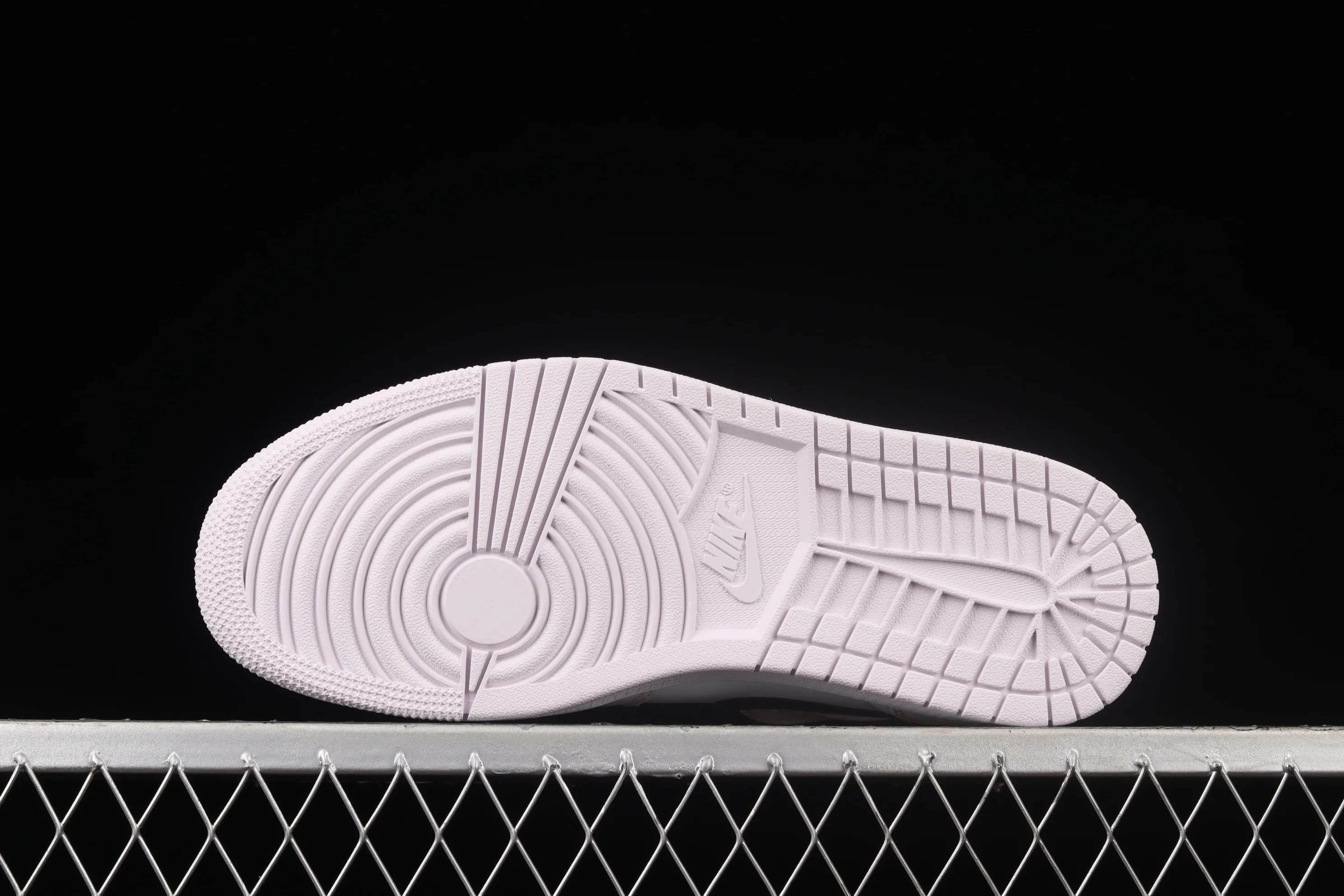 All Categories Air Jordan Jordan Series Basketball Shoes Air Jordan 1 Mid Air Jordan 1 Mid SE AJ1 Joe 1 Rose Pink Zhongbang Basketball Shoes BQ6472-500